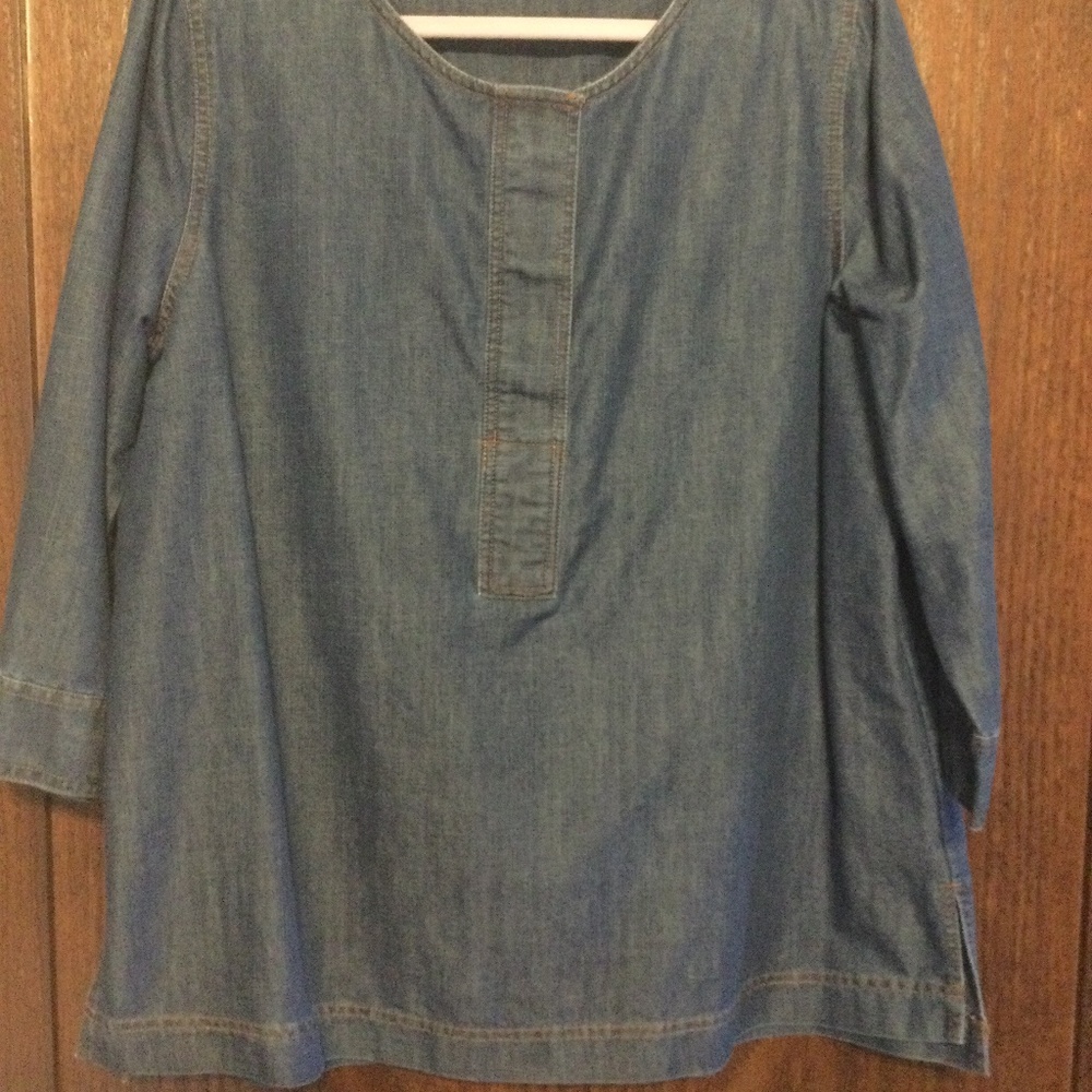 Martha Stewart Blue Denim Tunic Hidden Neckline Buttons Side Slit Women Size Lg